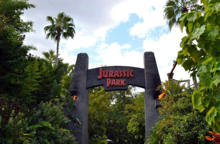 Jurassic Park Entrance - Fallen Kingdom