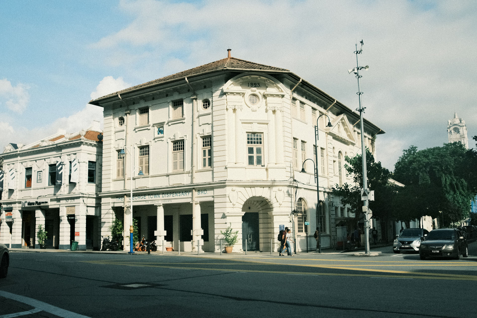 Lomo Classic Film Recipe - Summer - An heritage building shot during golden hour in Penang